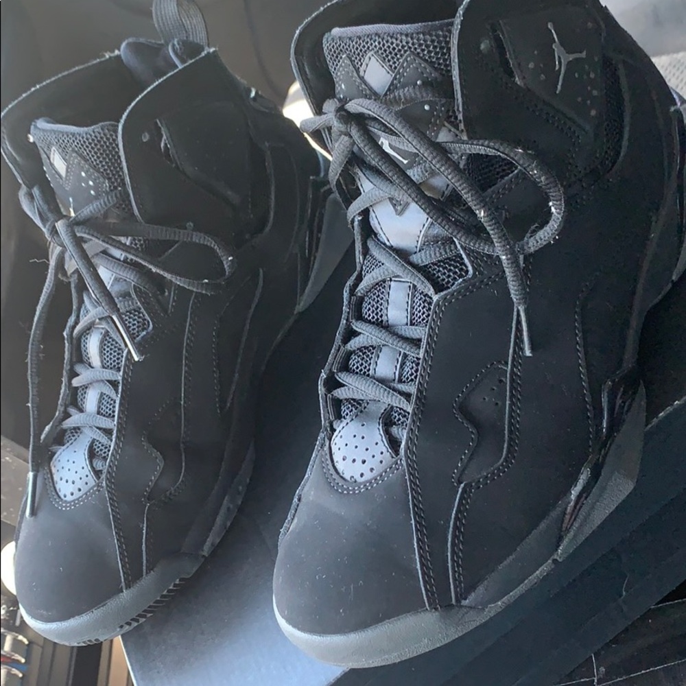 Black Jordan True Flight